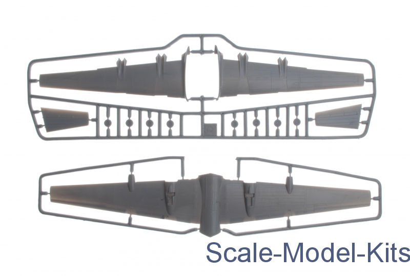 Ilyushin IL-38 anti-submarine aircraft-Eastern Express plastic scale model  kit in 1:144 scale (eastern express 14490)//Scale-Model-Kits.com