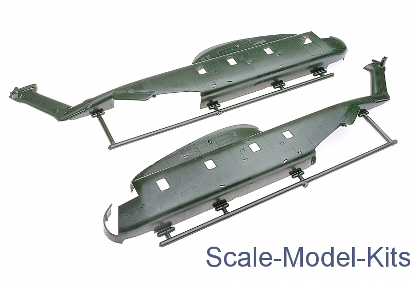 Revell plastic scale model kit in 172 scale (RV04834)//ScaleModel